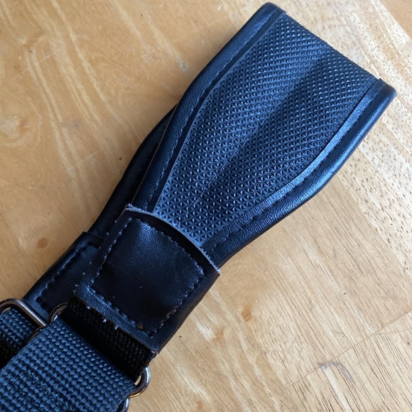 Canvas black strap for bag 30-42”, in great condition - Picture 9 of 9